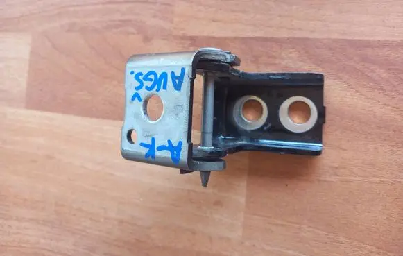 Citroen C4 II Picasso Rear door upper hinge 1608322780