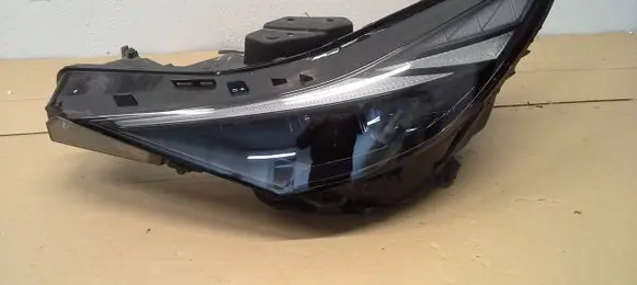 Hyundai Elantra VII Headlight/headlamp 92101AAH14L