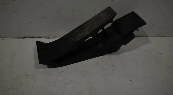 BMW X3 E83 Accelerator throttle pedal 677264502