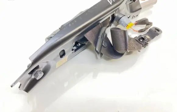 Volvo XC70 Front seatbelt 6069365R0D 0710310001