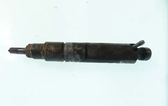 Audi A6 S6 C5 4B Fuel injector 028130201 0432193747