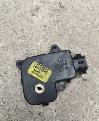 Jeep Grand Cherokee (WJ) A/C air flow flap actuator/motor 05012710AA