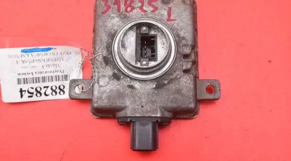 Mazda 3 I Voltage converter/converter module W3T15671