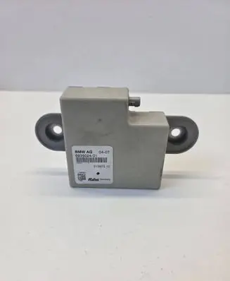 BMW 3 E90 E91 Aerial antenna amplifier 6935024 21367510 11896900