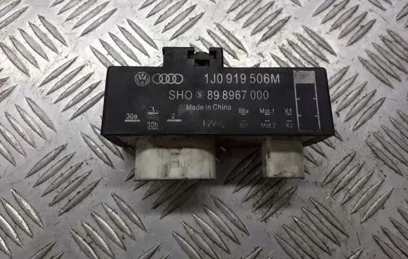 Volkswagen Polo IV 9N3 Coolant fan relay 1J0919506M