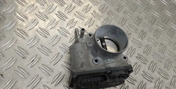 Toyota Avensis T270 Throttle valve 220300T050