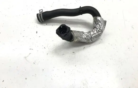 Volvo XC40 Engine coolant pipe/hose 32138748