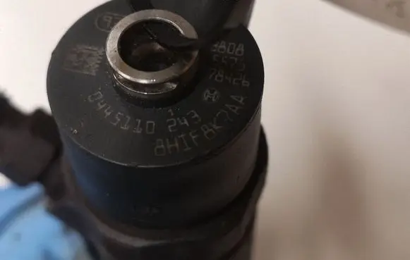 Opel Vectra C Fuel injector 0445110243