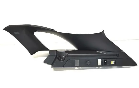 (D)pillar trim (top)
