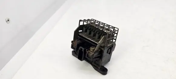Volkswagen Golf II Glow plug pre-heat relay