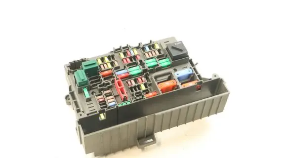 BMW X1 E84 Fuse module 9119444 90501796