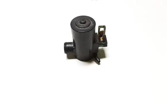 Subaru Forester SF Windscreen/windshield washer pump