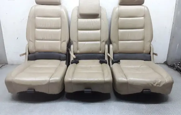 Volkswagen Touran I Second row seats 