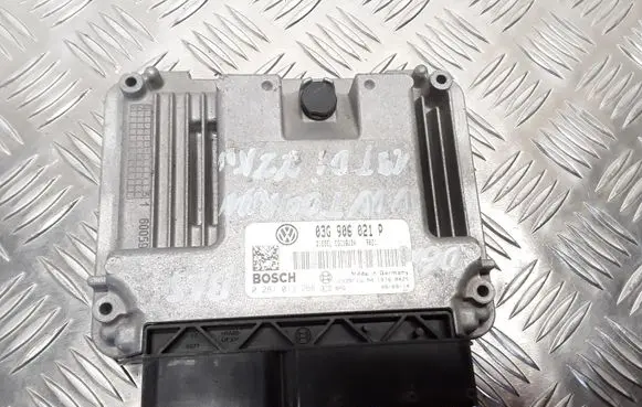 Volkswagen Touran I Engine control unit/module 0281013266 03G906021P