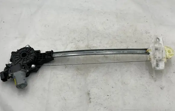 Honda Civic Front door window regulator with motor CM093690A