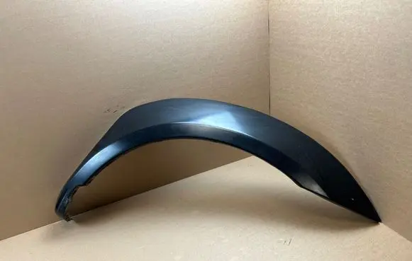 Nissan Navara D22 Front arch trim 