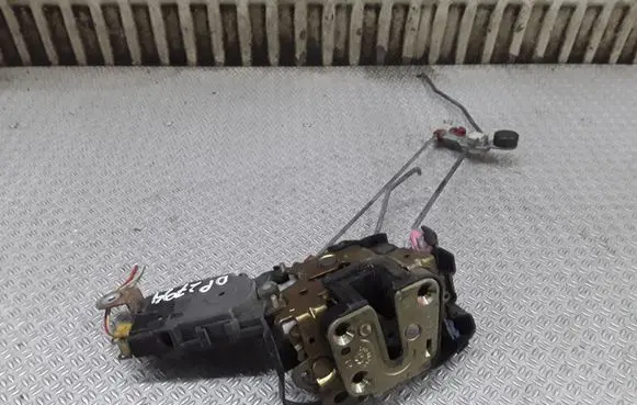 Subaru Outback Front door lock