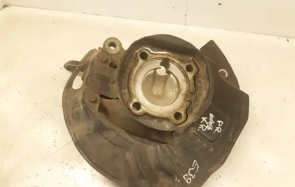 BMW 5 E39 Front wheel hub spindle knuckle