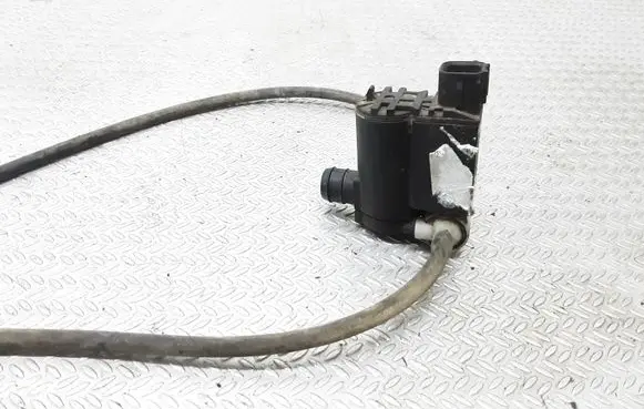 Hyundai Tucson JM Windscreen/windshield washer pump 9851025100