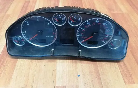 Audi A6 Allroad C5 Speedometer (instrument cluster) 4B0920981J