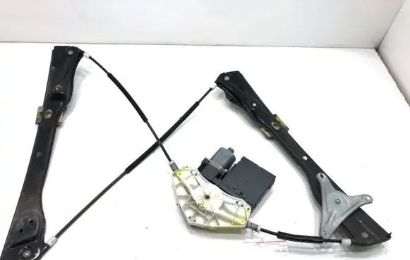 Volkswagen PASSAT B7 Front door window regulator with motor 3AA959701A