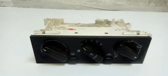 Mitsubishi Carisma Climate control unit MR500529