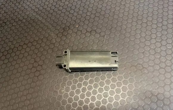 Audi A4 S4 B7 8E 8H Tire pressure sensor 8E0907277 30008971 053320400902