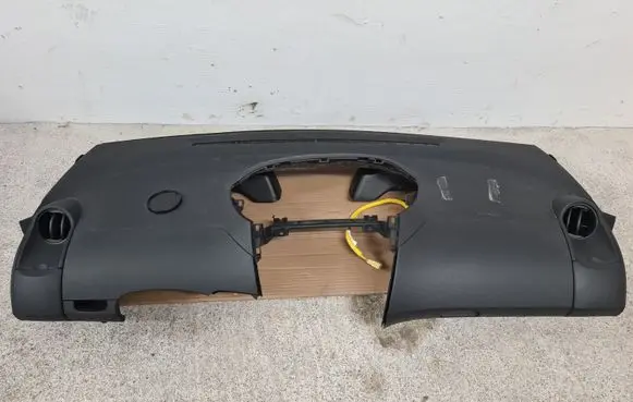 Toyota Yaris Dashboard 553020D010 553020D020