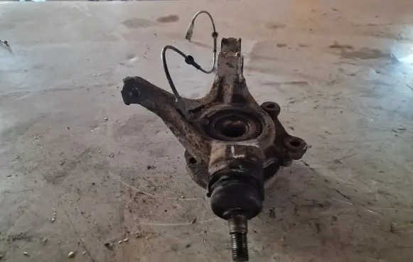 Citroen C4 I Picasso Front wheel hub