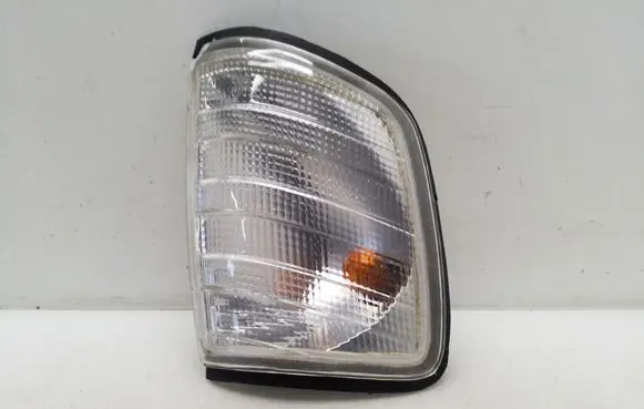 Mercedes-Benz E W124 Front indicator light 183289B