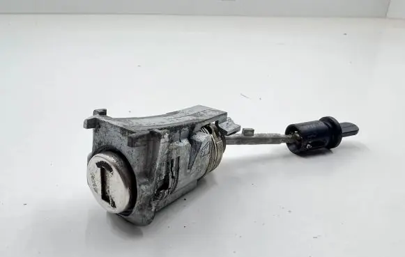 Audi A7 S7 4G Front door lock 4G8837167