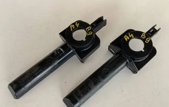 Audi A4 S4 B9 Radiator mount bracket 8W0805201