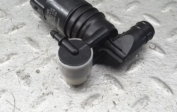 Citroen C5 Windscreen/windshield washer pump 9643447980