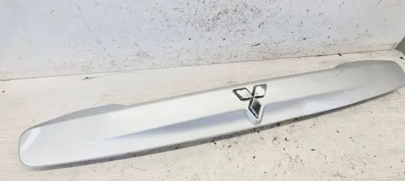 Mitsubishi Space Star Trunk door license plate light bar MR245529