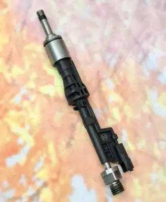 BMW 4 F32 F33 Fuel injector 0261500172 PA6635GF 1207090906