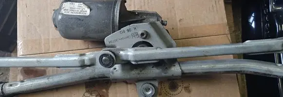 Volkswagen Golf IV Front wiper linkage 30734