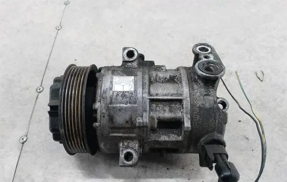 Opel Corsa D Air conditioning (A/C) compressor (pump) 55703721