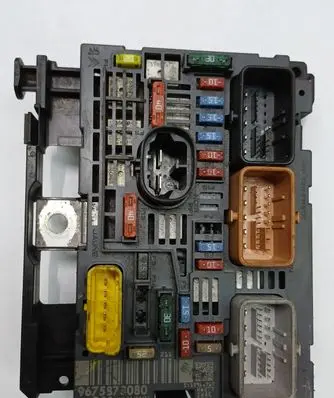 Peugeot Expert Fuse module 9675878080 BSMR0300 R03