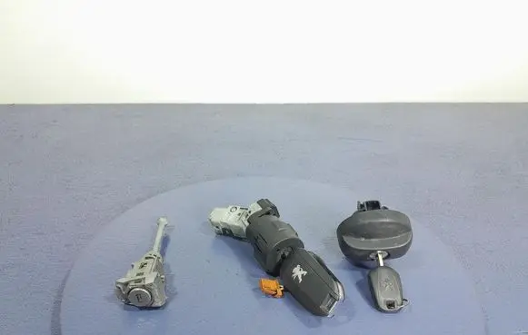 Peugeot 208 Ignition lock 9673257480