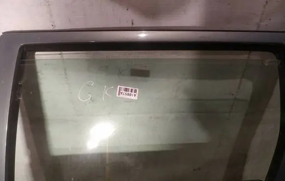 Volvo V70 Rear door window glass as2