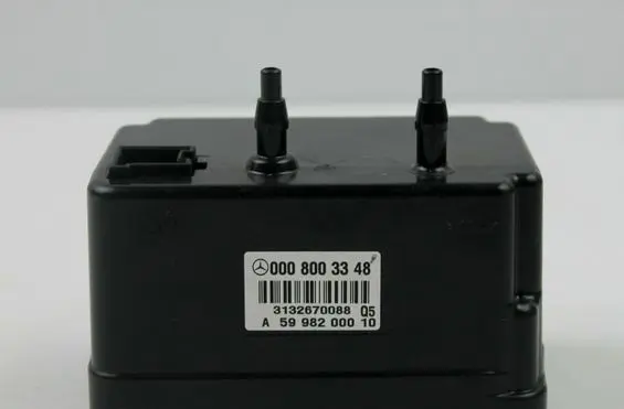 Mercedes-Benz E W212 Central locking vacuum pump A5998200010 0008003348