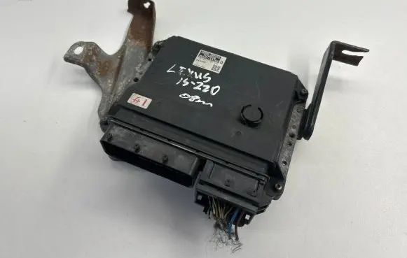 Lexus IS 220D-250-350 Engine control unit/module 8966153700 1758007704