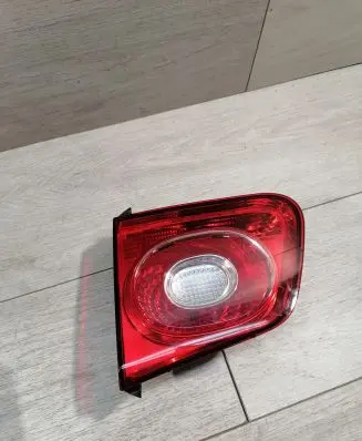 Volkswagen Tiguan Tailgate rear/tail lights 5N0945094B