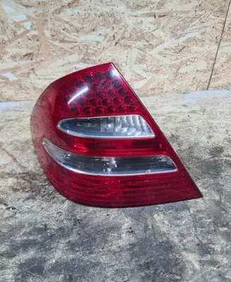 Mercedes-Benz E W211 Rear/tail lights A2118200564
