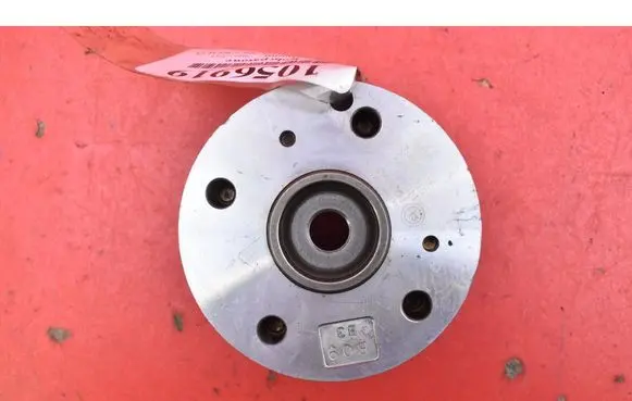 Volkswagen Touran II Crankshaft pulley 03C109088E