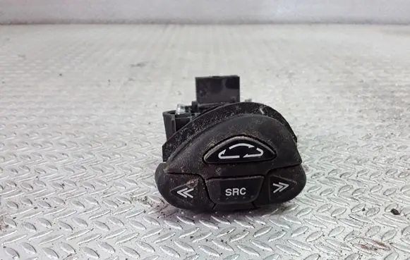 Multifunctional control switch/knob