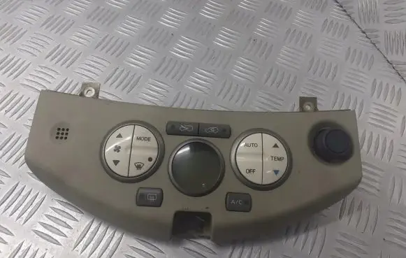 Nissan Micra Interior fan control switch 27500AX700