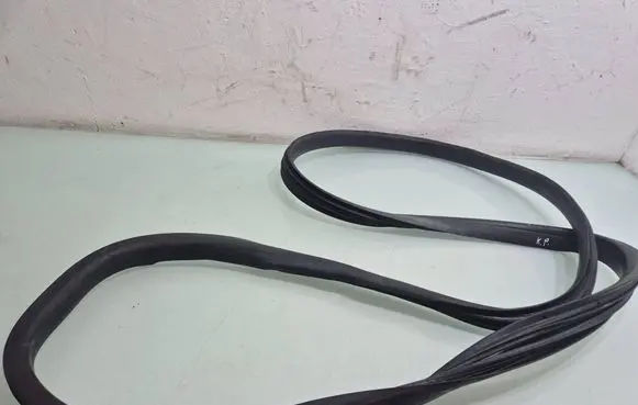 Volvo XC60 Front door rubber seal 