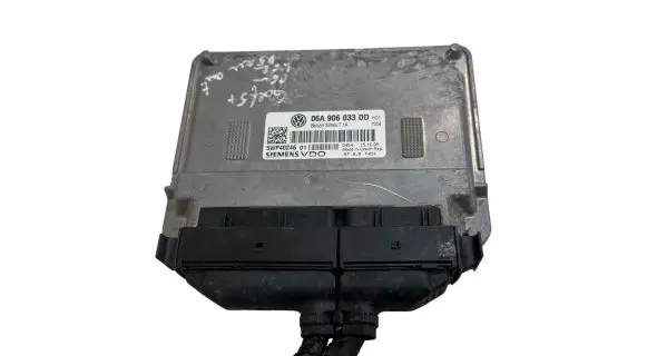 Volkswagen Golf Plus Engine control unit/module 06A906033DD 5WP4024601