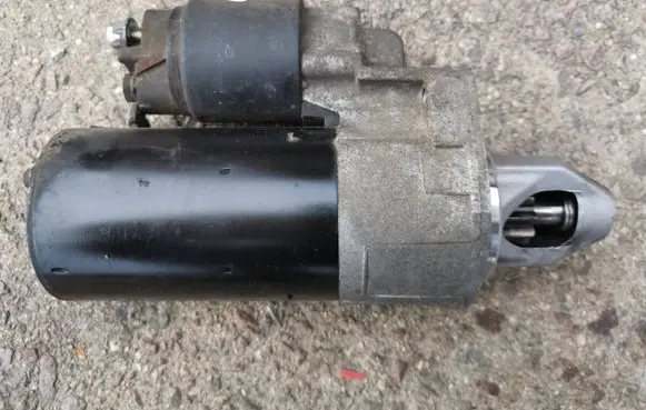 Mercedes-Benz C W203 Starter motor 1005821904
